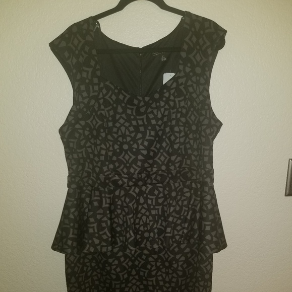 Peplum Dress - Picture 5 of 9